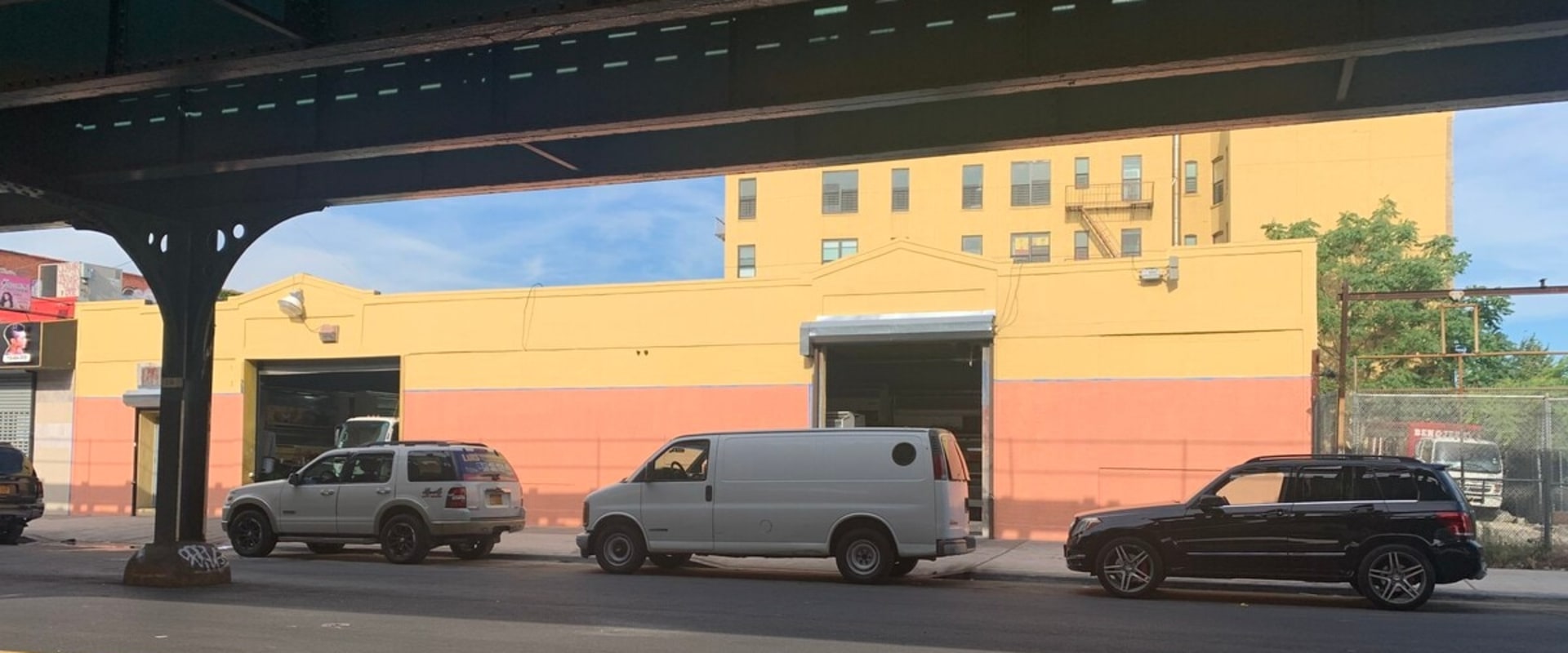 Package Tracking Services in Bronx, New York - Get Your Packages Delivered Safely and On Time